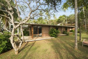 Front of property - Walatta House (Morakatiyara)