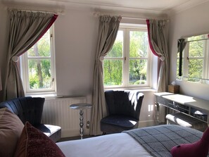 Designer toiletries, hair dryer, towels, soap - The Old Mill (Lymington)