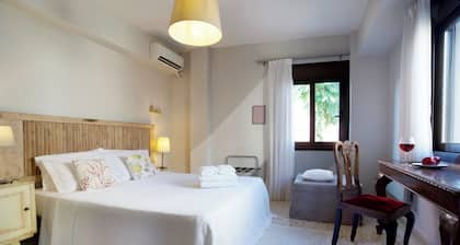 Live in Athens, Psyrri Central Apartments
