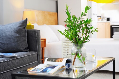 Live in Athens, Psyrri Central Apartments