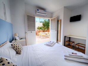Premium bedding, desk, soundproofing, rollaway beds - B&B Il Varo a mare (Santa Croce Camerina)