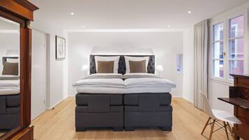 Luxury-Apartment, 2 Schlafzimmer, Küche, Stadtblick | 2 Schlafzimmer, hochwertige Bettwaren, Daunenbettdecken, Zimmersafe