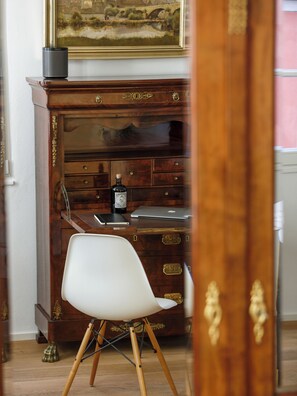 Luxury Apartment, 2 Bedrooms, Kitchen, City View | 2 bedrooms, premium bedding, down duvets, in-room safe - Domresidenz Regensburg (Regensburg)