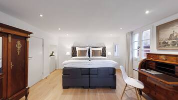 Luxury-Apartment, 2 Schlafzimmer, Küche, Stadtblick | 2 Schlafzimmer, hochwertige Bettwaren, Daunenbettdecken, Zimmersafe