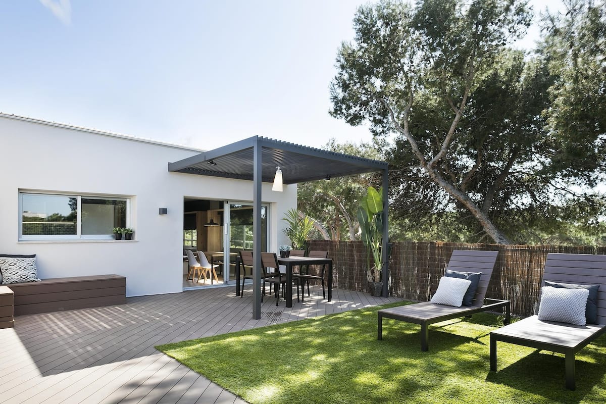 Apartment | Front of property