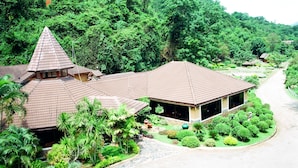 Property grounds - Khao Yai Wanalee Hotel & Resort (Pak Chong)