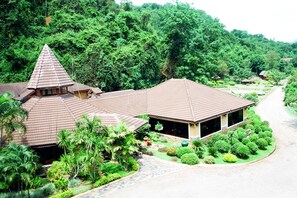 Property grounds - Khao Yai Wanalee Hotel & Resort (Pak Chong)