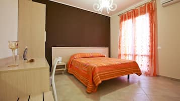 Kahden hengen huone | Italialaiset Frette-lakanat, työpöytä, ilmaiset vauvansängyt