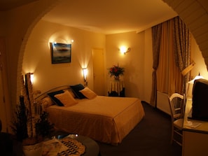 Minibar, in-room safe, individually furnished, desk