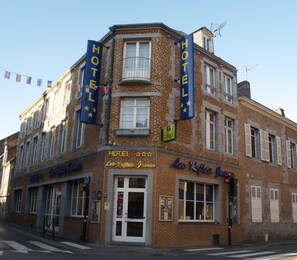 واجهة المنشأة