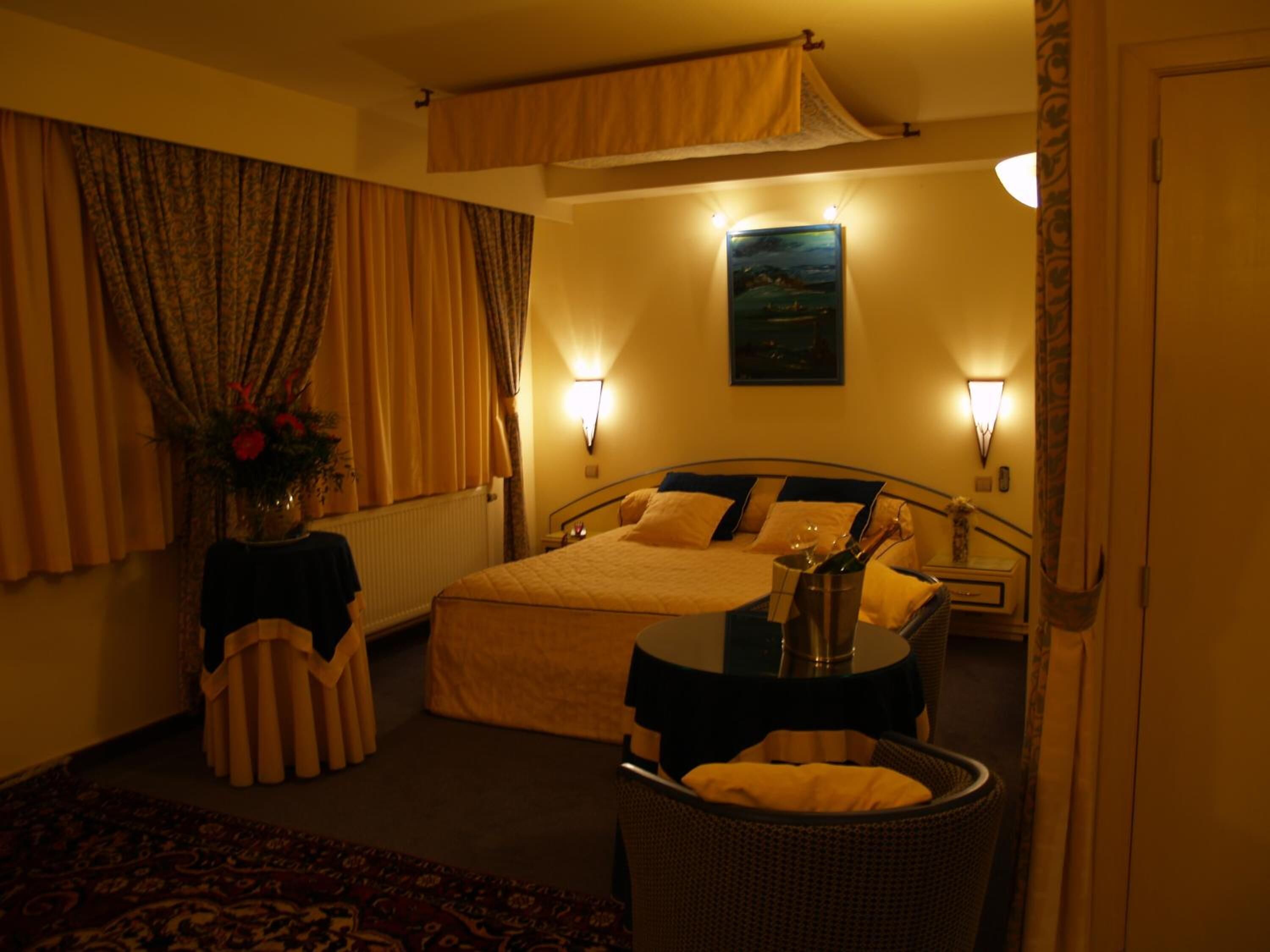 minibar, in-room safe, individually furnished, desk