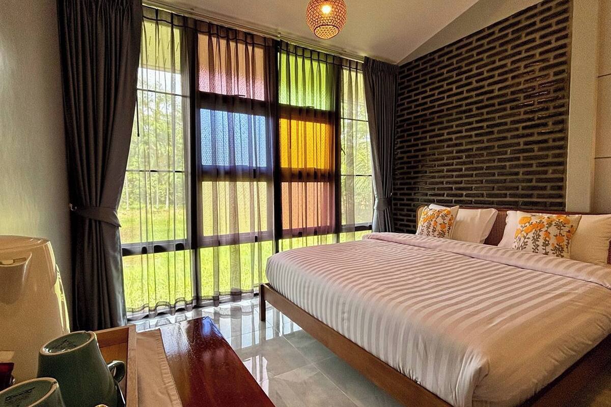 suite | 1 bedroom, minibar, in-room safe, desk