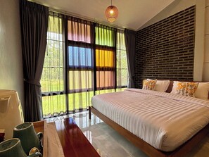 Suite | 1 bedroom, minibar, in-room safe, desk