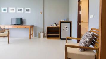 Minibar, in-room safe, desk, free WiFi