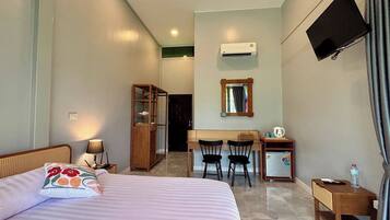 Frigobar, cofres nos quartos, escrivaninha, Wi-Fi de cortesia