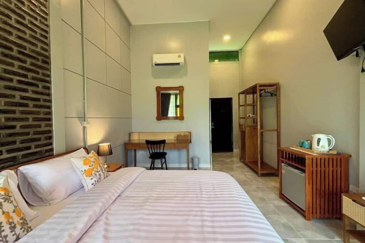 Minibar, caja de seguridad en la habitación, escritorio y wifi gratis 
