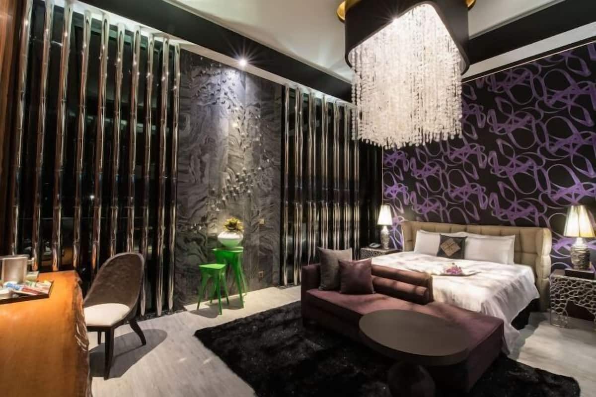 1 bedroom, free minibar, individually furnished, desk