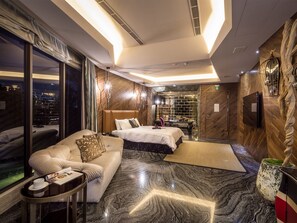 1 habitación, artículos del minibar gratis y muebles diferentes 