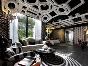 1 habitación, artículos del minibar gratis y muebles diferentes 