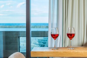 Suite, sjøutsikt | Eget kjøkken | Espressomaskin