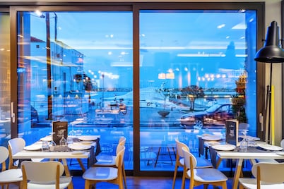 Porto Marine Hotel