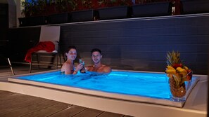 Bain à remous extérieur