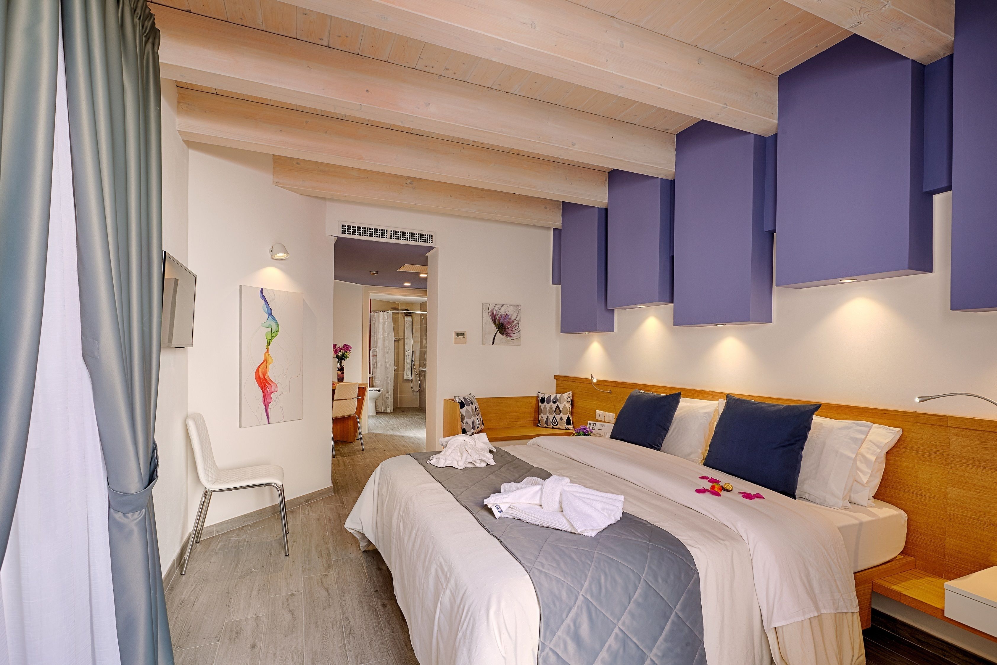 minibar, in-room safe, soundproofing, free wifi