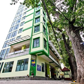Exterior - Green Batara Hotel (Bandung)