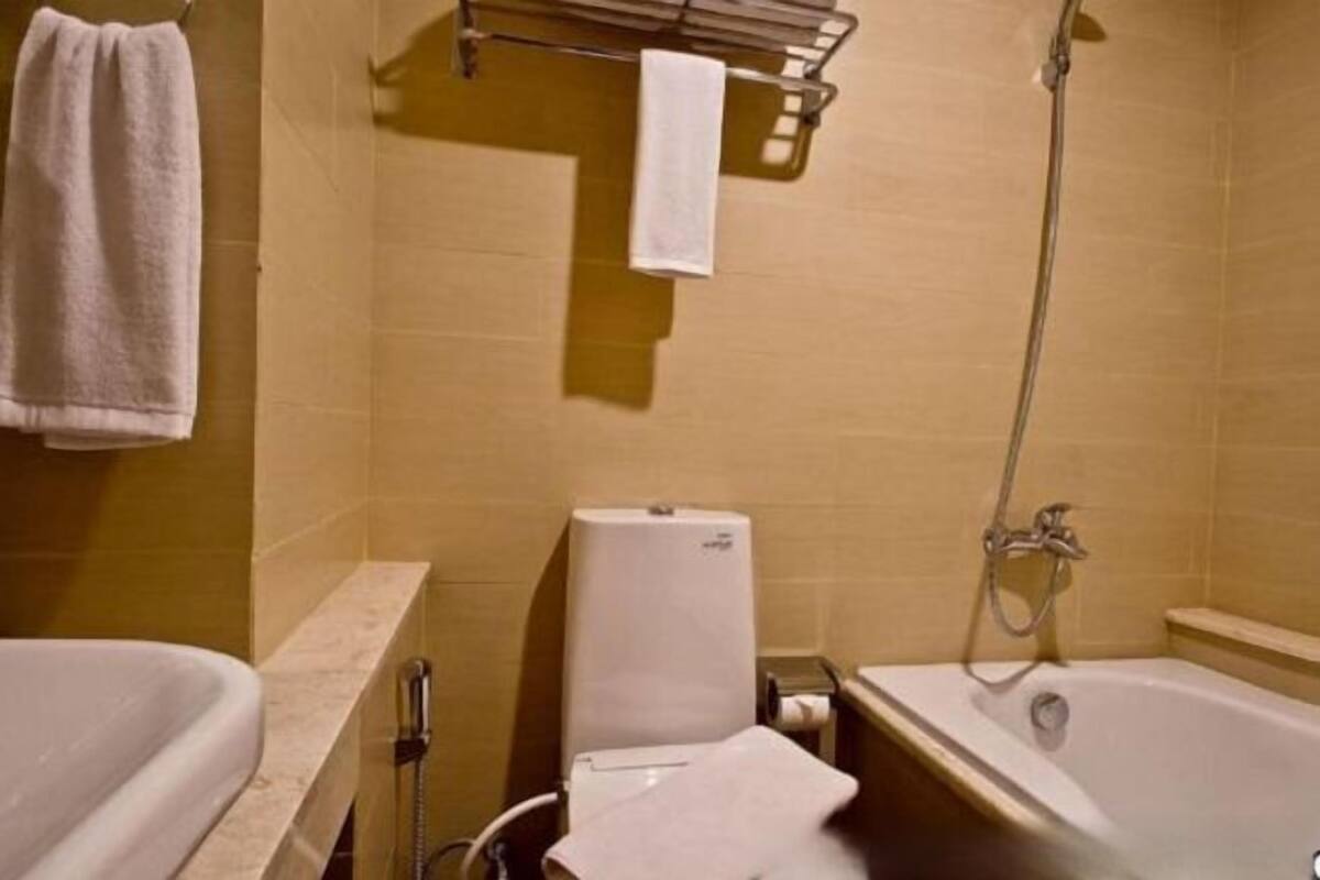 Bathroom | Shower, free toiletries, hair dryer (on request), bathrobes