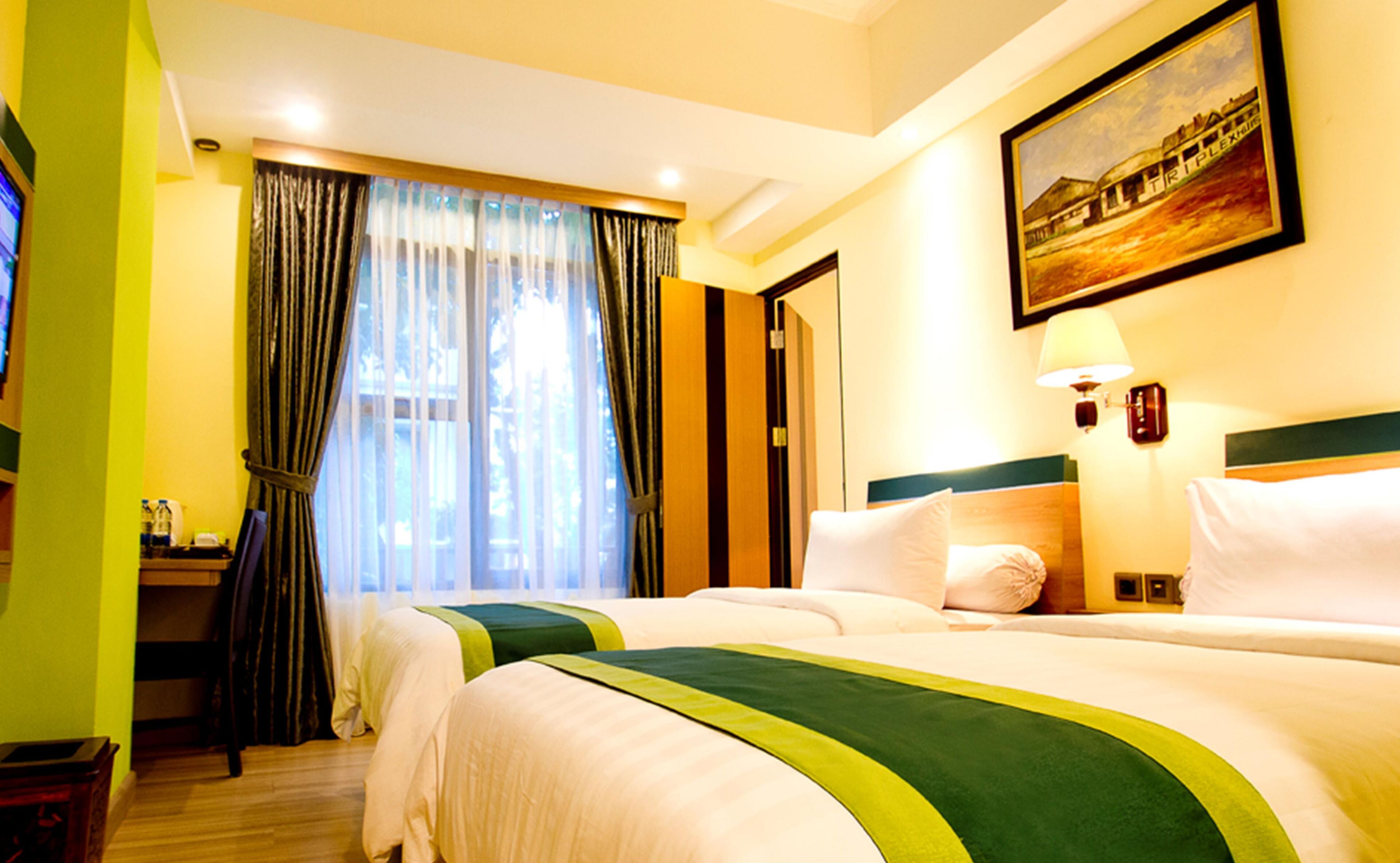 Deluxe Room | In-room safe, desk, soundproofing, iron/ironing board