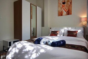 5 Bedrooms Pool Villa