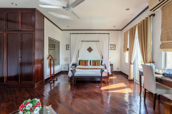 Deluxe Double Room | In-room safe, desk, blackout drapes, rollaway beds