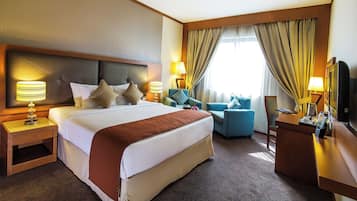 Deluxe Double-King | Minibar, in-room safe, desk, soundproofing