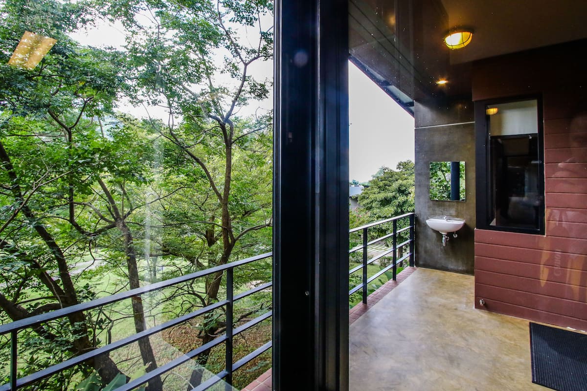 family room, 1 bedroom, non smoking | balcony