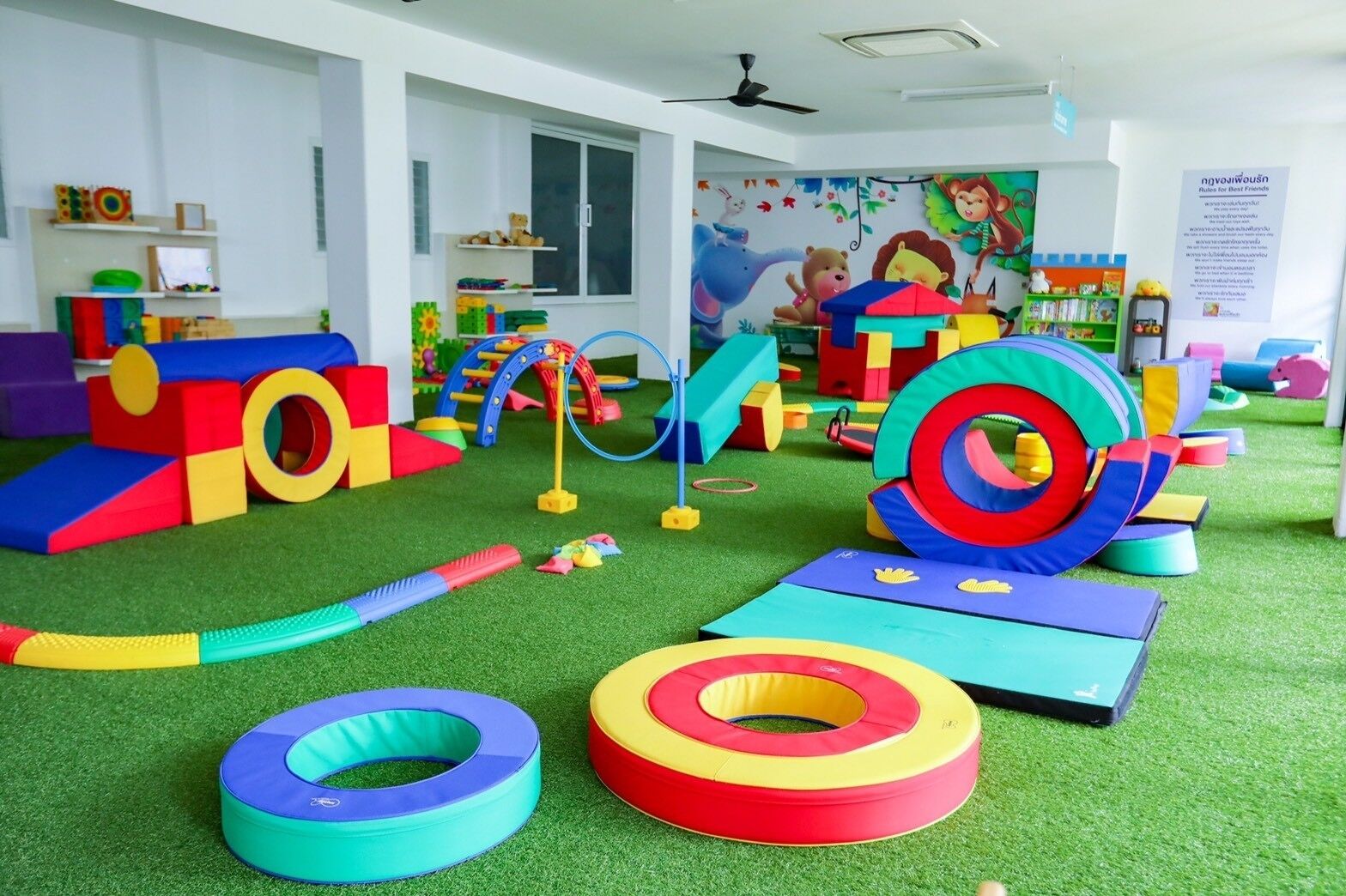 Área de juegos infantiles techada