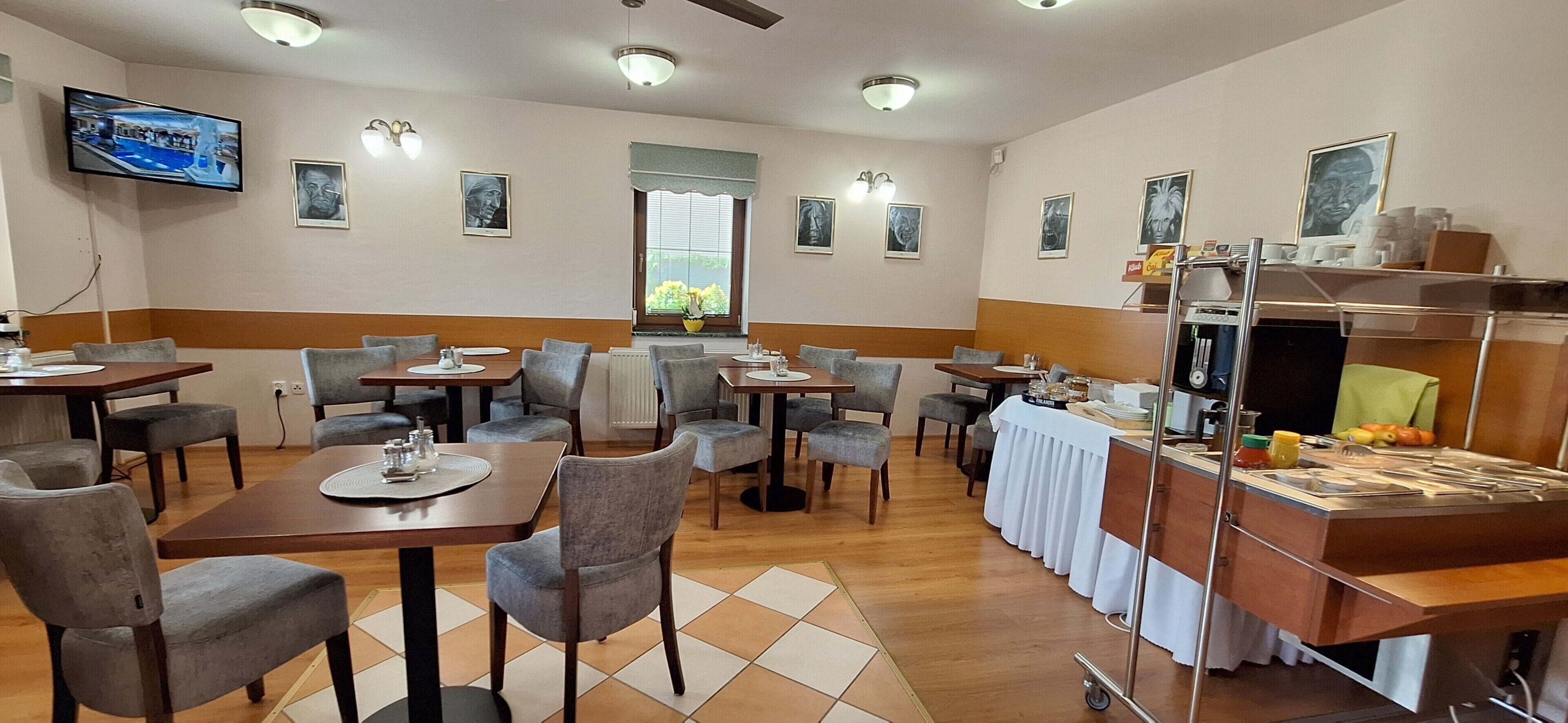 Desayuno buffet todos los días (con cargo)