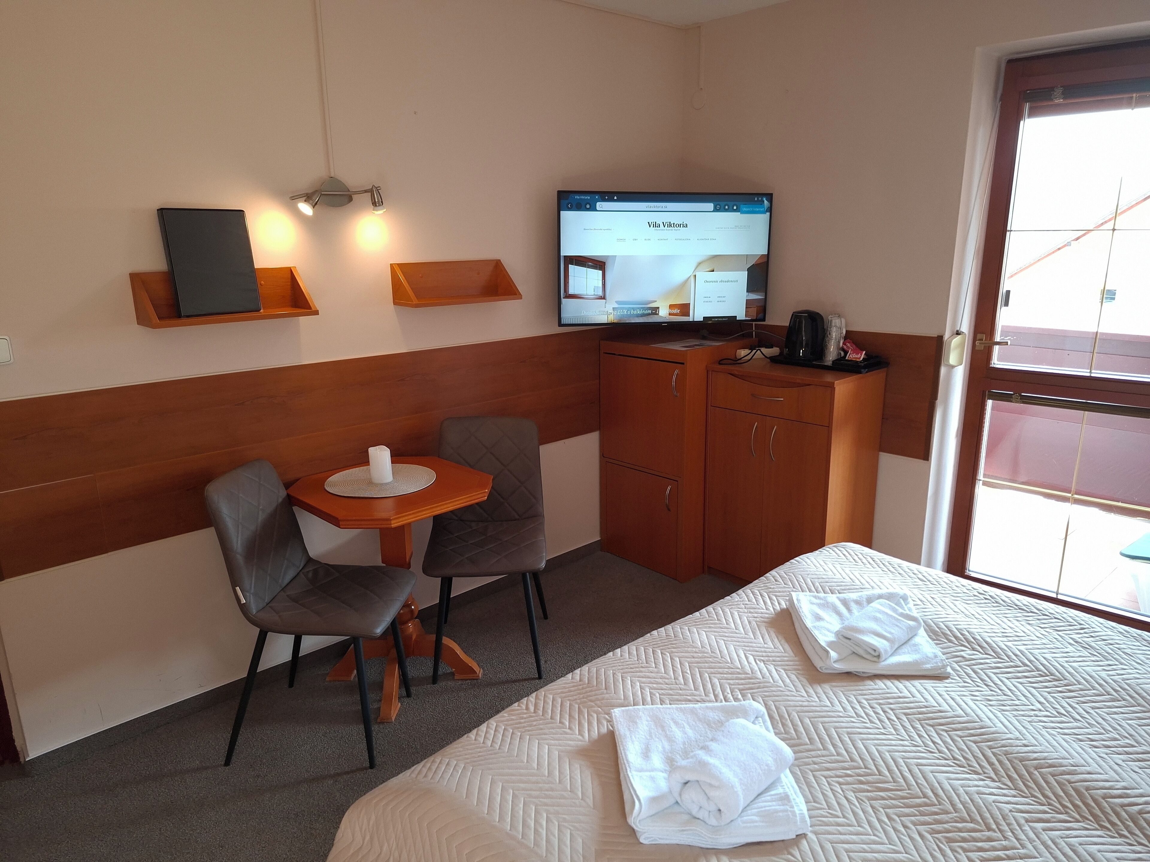 In-room safe, soundproofing, iron/ironing board, free WiFi