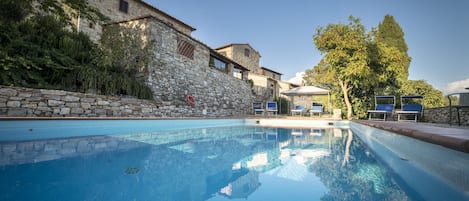 Outdoor pool, pool loungers