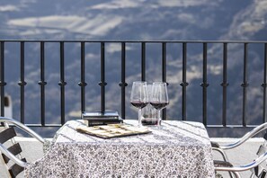 Apartamento, 1 habitación, chimenea | Vistas a la montaña