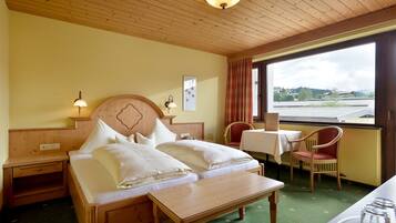 Comfort-Doppelzimmer, Balkon, Bergblick | 1 Schlafzimmer, hochwertige Bettwaren, schallisolierte Zimmer