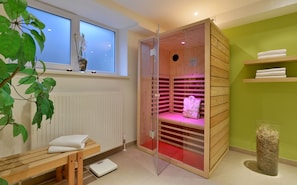 Sauna, steam room - Gästehaus Rottenspacher (Koessen)