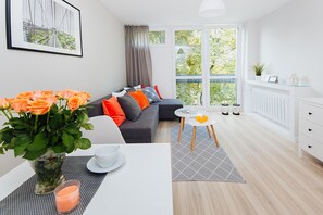 Apartment, 1 Bedroom (at 58/62 Zelazna Street) | In-room dining - P&O Apartments Nowogrodzka (Warsaw)