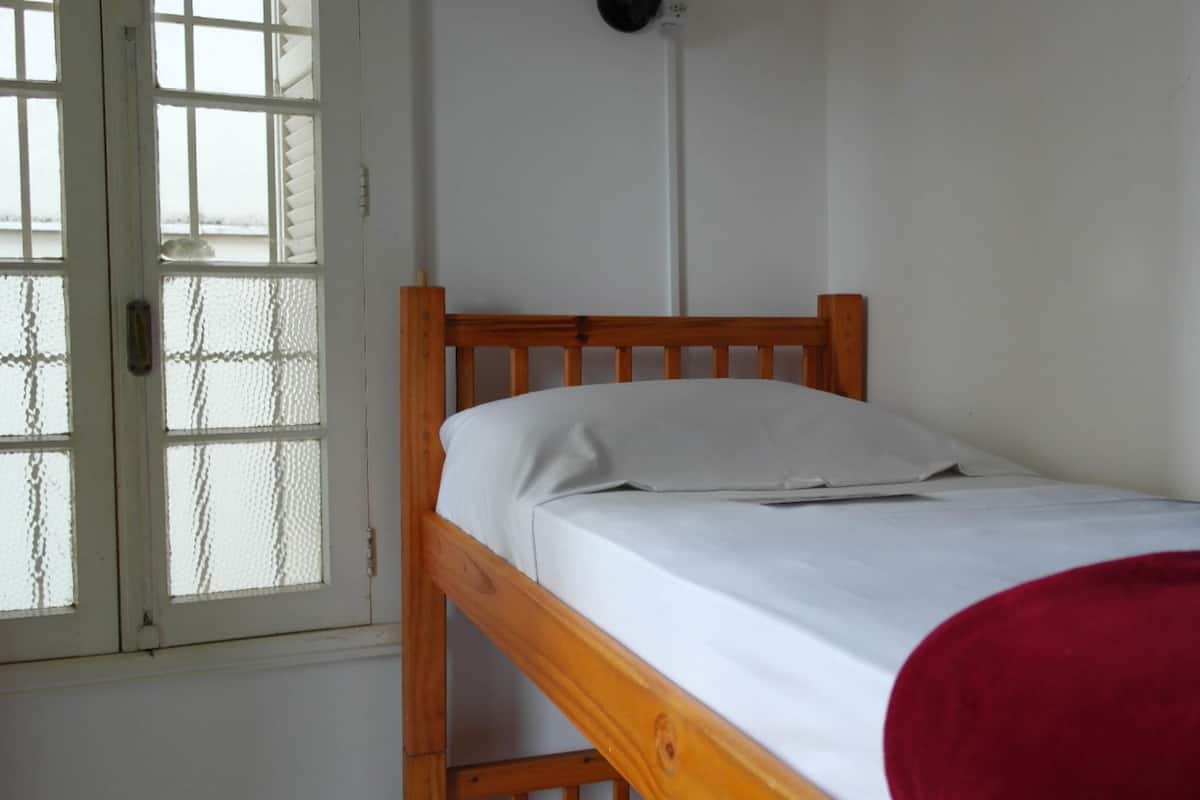 Suite, baño compartido | Wifi gratis