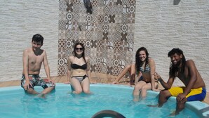Outdoor pool - POA Eco Hostel (Porto Alegre)