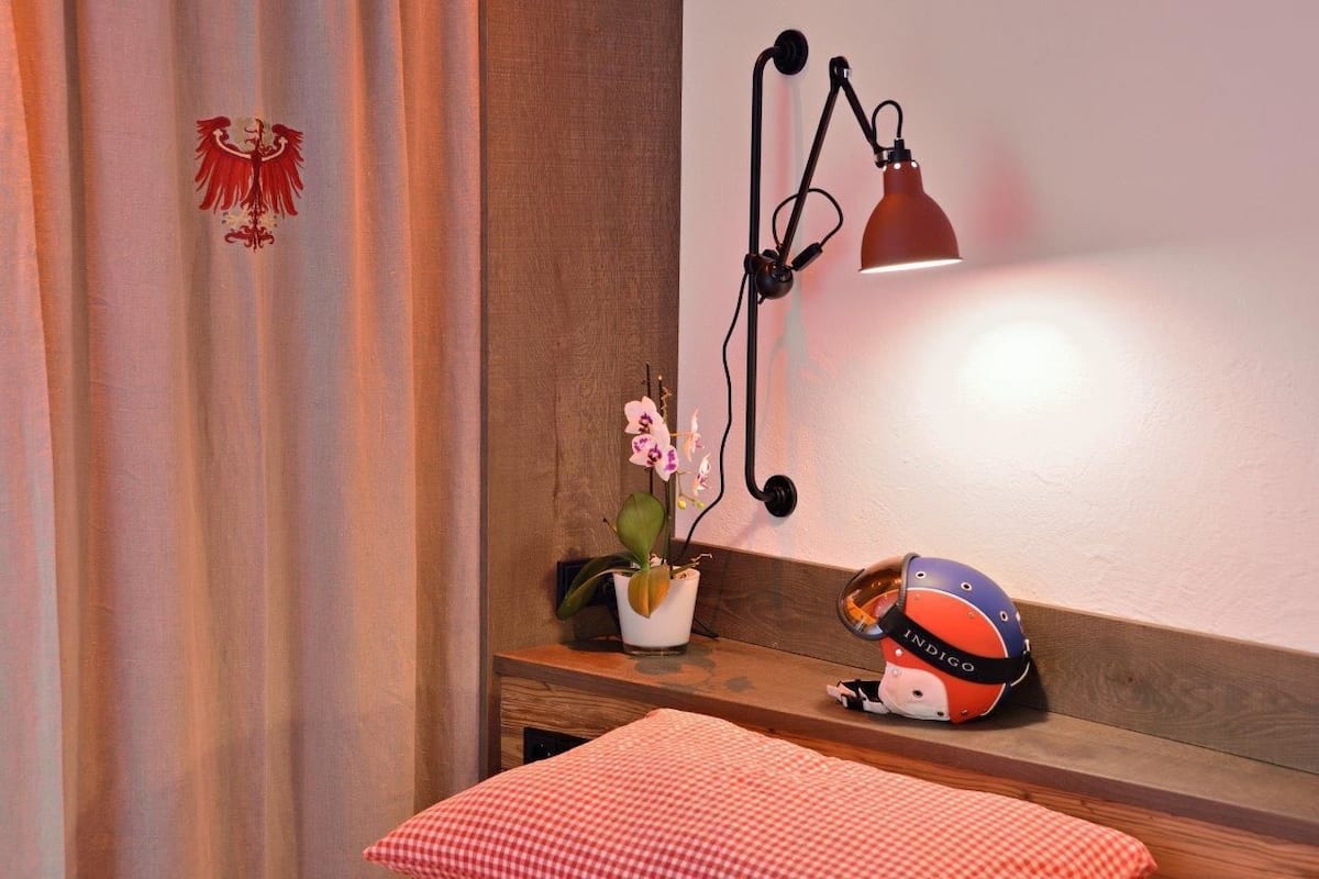 Comfort tweepersoonskamer, 1 slaapkamer, balkon, uitzicht op bergen | Luxe beddengoed, een kluis op de kamer, een bureau, geluiddichte muren