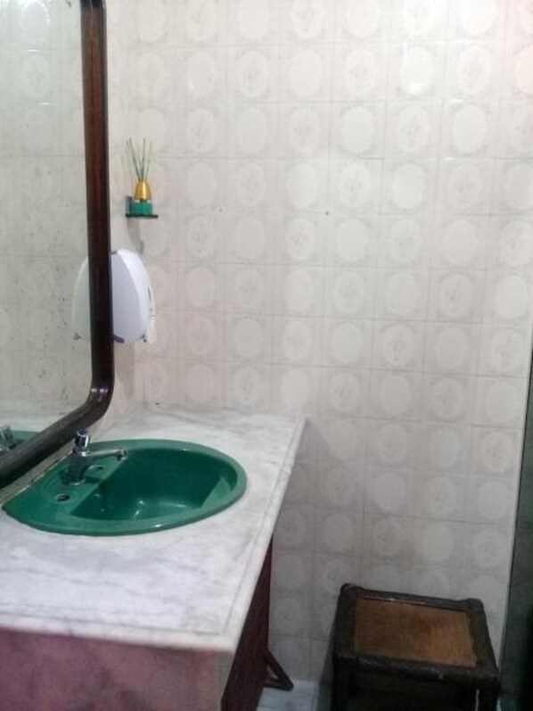 Comfort Quadruple Room, 2 Double Beds, Balcony | Balcony - Pousada Biribiri (Salvador)