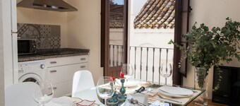 Guzman El Bueno Suites