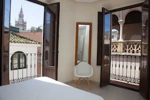 In-room safe, desk, laptop workspace, blackout curtains