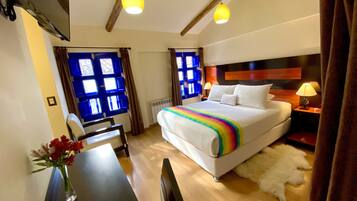 Superior-Doppelzimmer, 1 Queen-Bett, Stadtblick | Badezimmer | Dusche, kostenlose Toilettenartikel, Haartrockner, Bidet