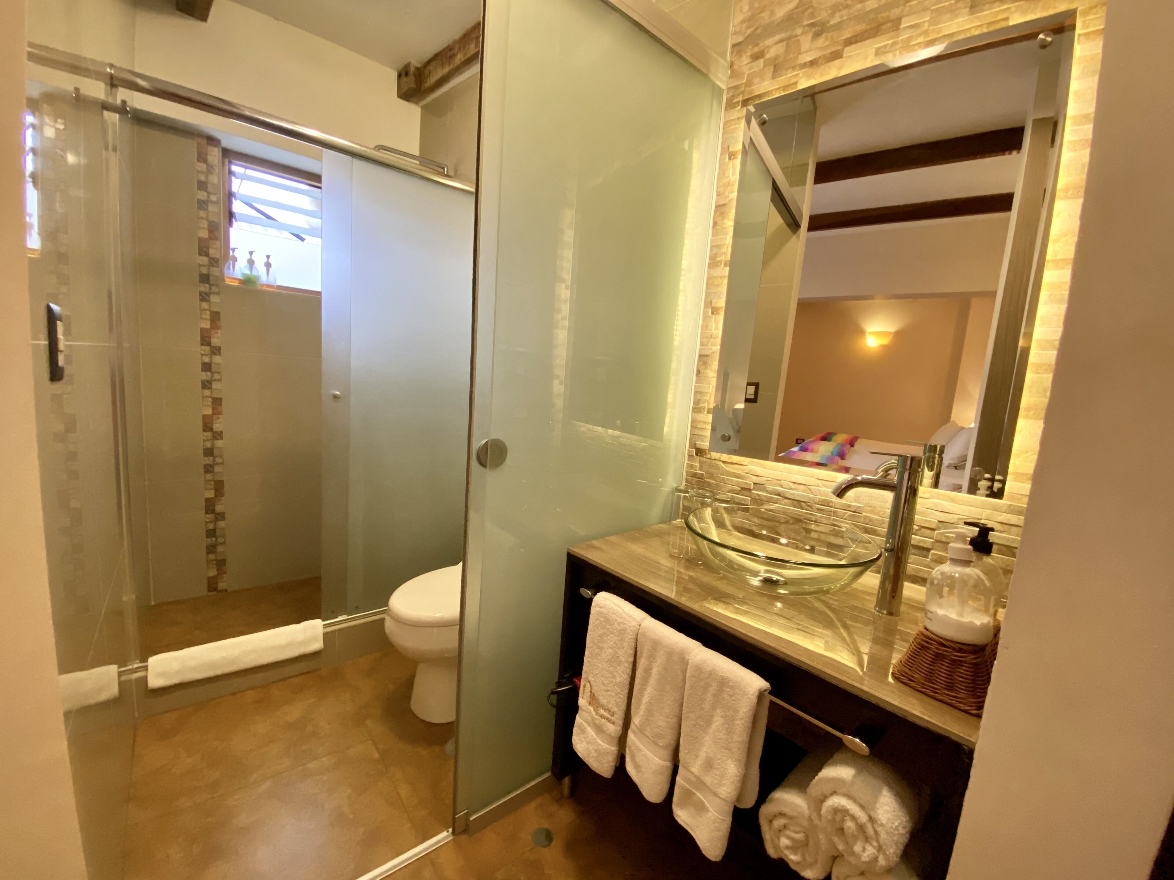 standard triple room, 3 single beds | bathroom | shower, free toiletries, hair dryer, bidet